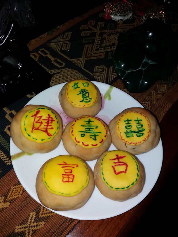 decorated mooncakes.jpg